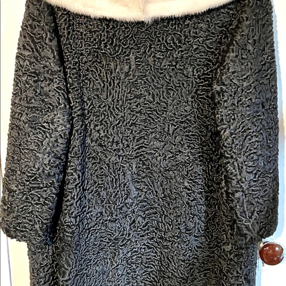 Vintage 1950’s Curly Lamb Black Coat w fur collar - Picture 2 of 4